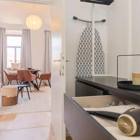 Lounge Am Hauptbahnhof * St. Pölten